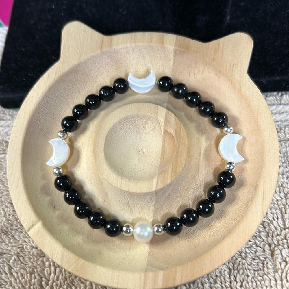 Black Onyx 6mm Mother Of Pearl Crescent Moon & Freshwater Pearl Bracelet